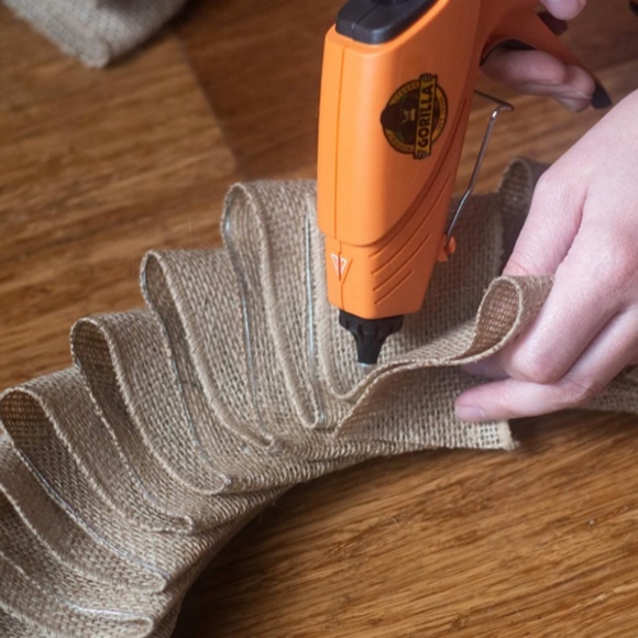 🆕 Gorilla Glue Gun/Sticks - Picture 5 of 13